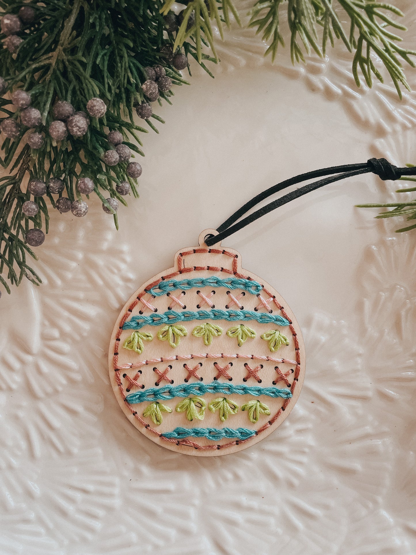 Round Ornament 2 | Embroidery Kit